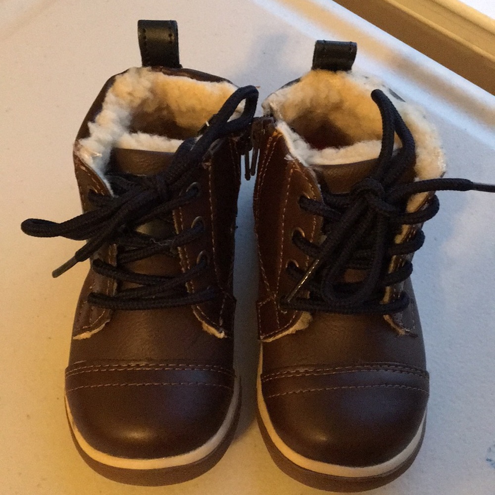 Never worn Jumping Beans shoes with fur lining